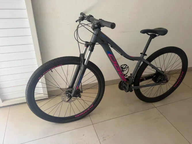 Bicicleta aro 29 Oggi big wheel modelo float