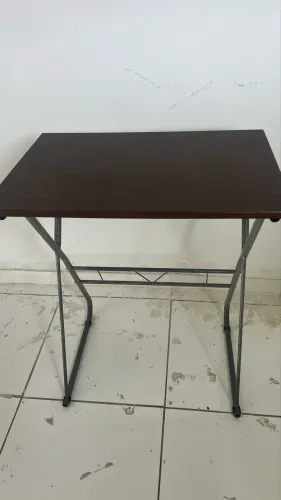 Mesa pequena de escritório ou estudo 