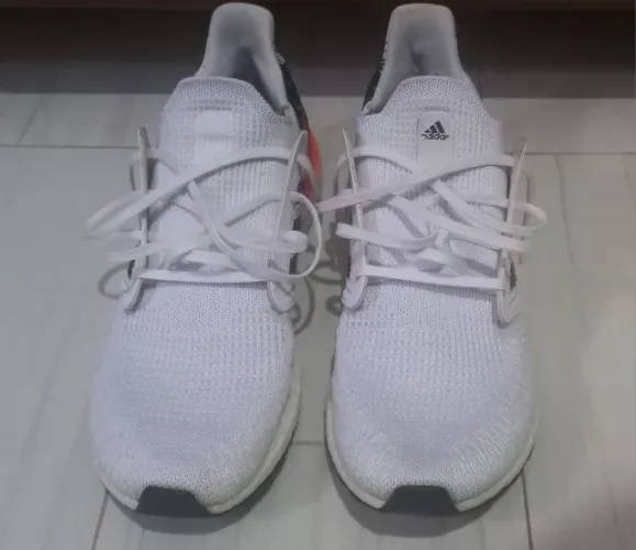 Tênis Adidas Ultraboost 20, tamanho 45.