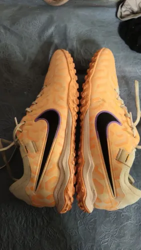Chuteira Society Nike profissional