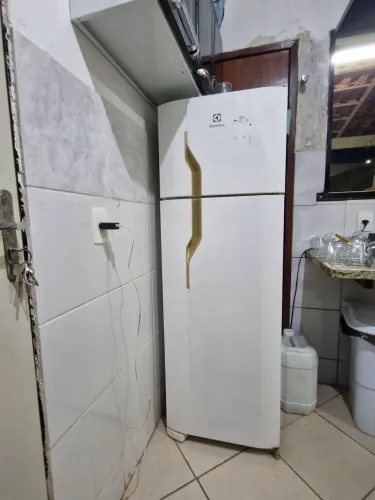 Geladeira Electrolux 260 Litros 