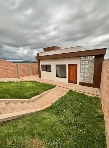 Casa Individual à Venda - Bairro Villa da Serra - Itabirito - MG