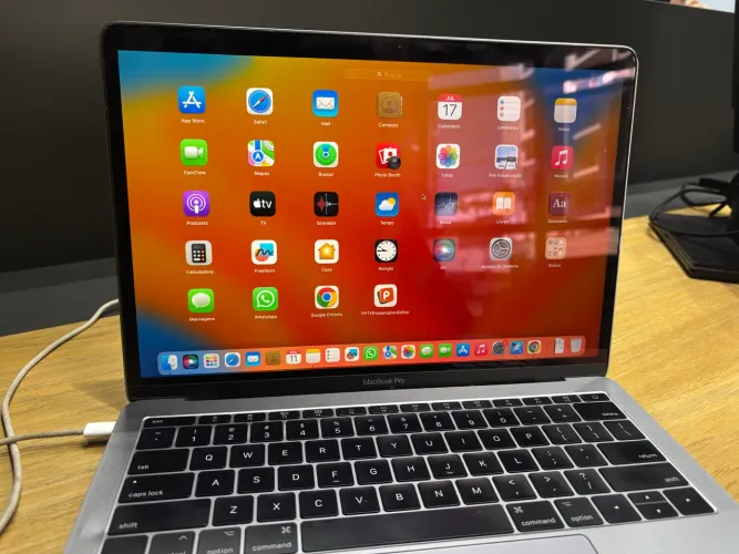MacBook Pro 13" (2017) - i5 / 8GB RAM