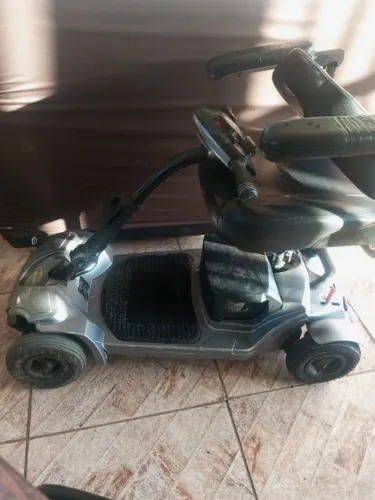 Cadeira de rodas motorizada