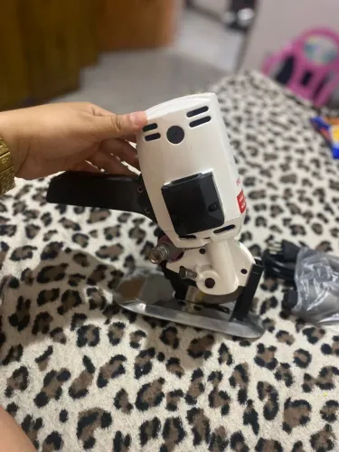 Máquina de cortar tecido