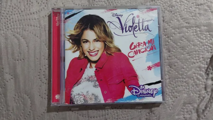 CD Gira mi cancion Disney Violetta original