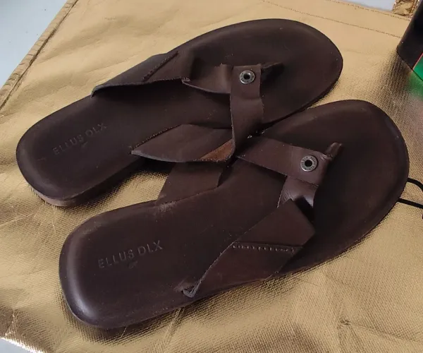 Vendo chinelo de couro Ellus Dlx 