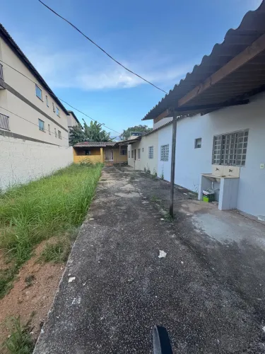 Vende-se lote com 3 casas- esplanada 5 (Valparaíso de Goiás) próximo a BR - aceito carro. 