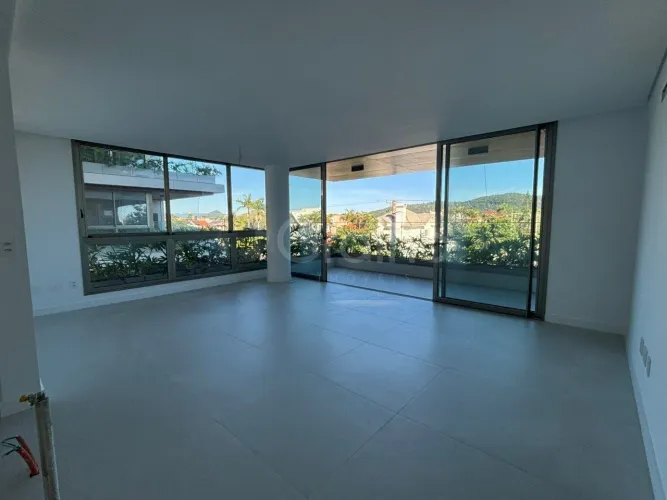 Apartamento para Venda em Florianópolis, Jurerê, 3 dormitórios, 3 suítes, 4 banheiros, 2 v