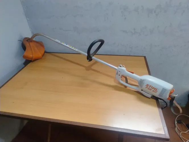 Vendo Roçadeira Stihl Fse60, usei 2 vezes, nova 