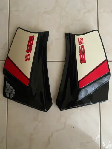 Tampas laterais novas originais Honda