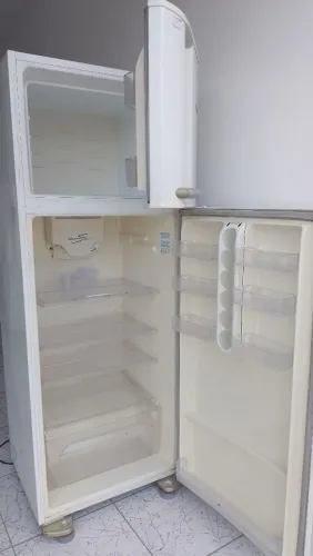 Geladeira funcionando perfeitamente 110 volts 
