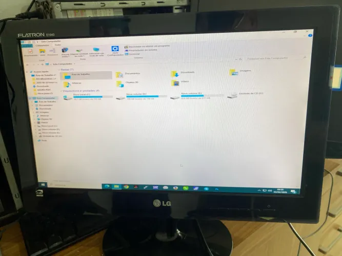 Monitor LG 19