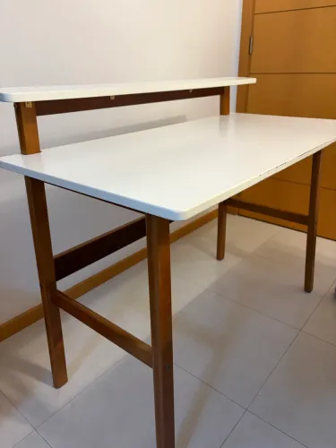 Escrivaninha ou mesa de estudos