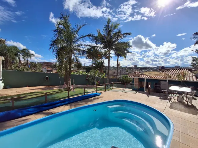 Casa a venda na colônia agrícola samambaia Vicente Pires Brasília-DF Aceita permuta.