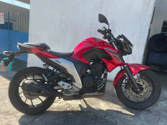 Moto fezer 250 vermelha 2 dono