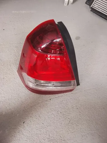 Lanterna de Etios L Esq 150