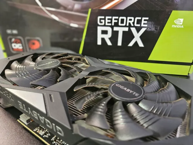 Placa de Vídeo RTX 2060 6GB Gigabyte na Caixa (Analiso Trocas)