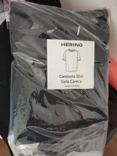 3 camisas Hering, nunca usadas