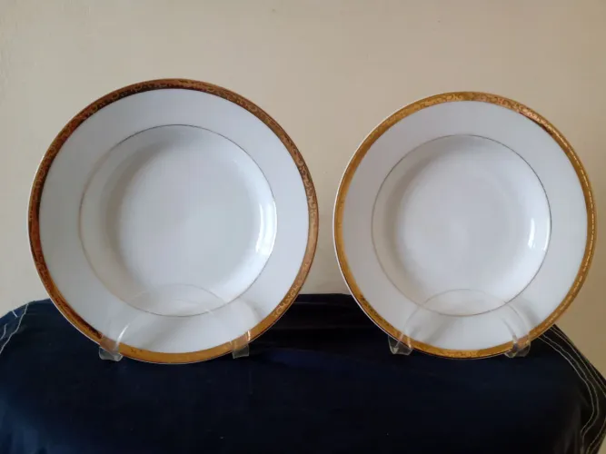 Antigo Par de Pratos Porcelana com Ouro