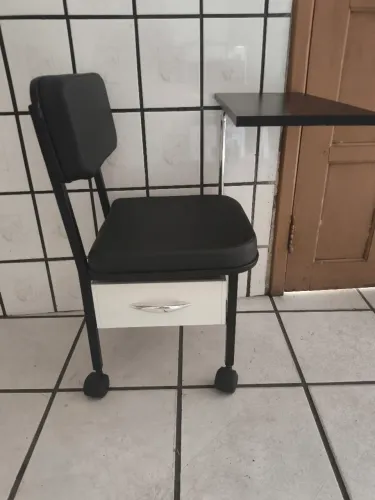 Cadeira cirandinha para manicure e pedicure