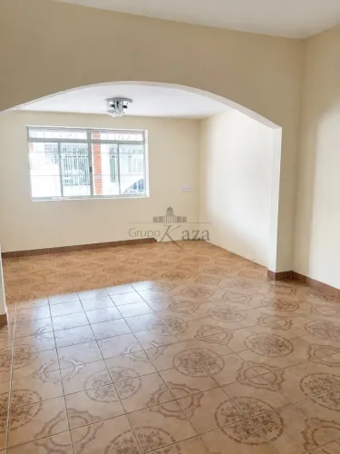 Casa - Jardim Ismênia - 3 Dormitório - 190m².