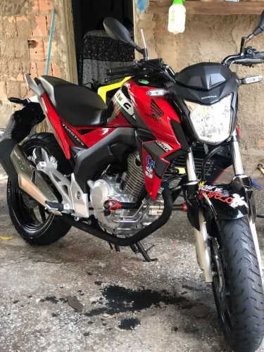 Moto sem detalhes 