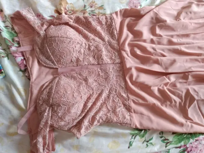 Vendo vestido de festa
