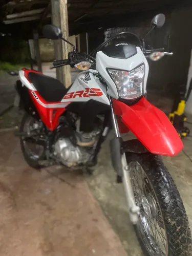 Moto Bros160 toda em dia, so vence ano que vem
