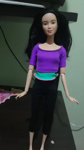 Lote de Barbies COM ROUPAS made to move