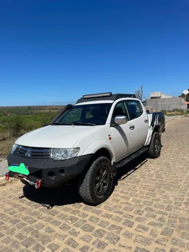 Mitsubishi L200 Triton HPE 3.2 CD TB Int.diesel AUT 2013