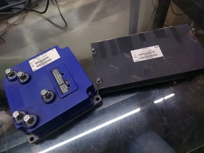 Controladora do motor e modulo para plataforma elevatória tipo mastro Haulotte Star 6P