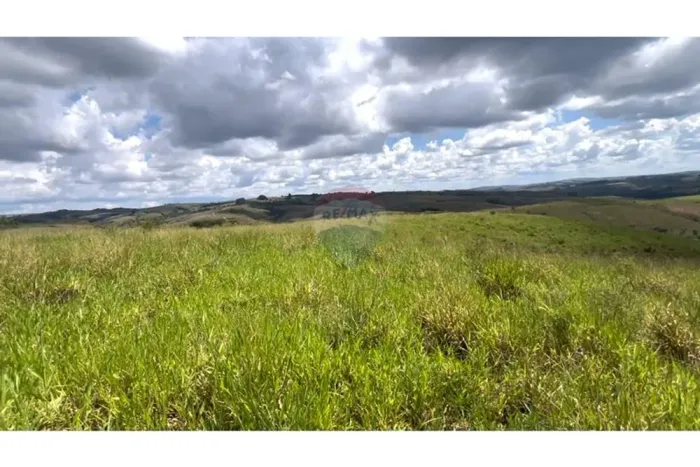 Área rural com 2 hectares, na região dos Teixeiras próximo ao Arraial de São João Batista