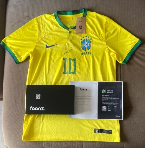 Camisa do Brasil autografada por Neymar Jr