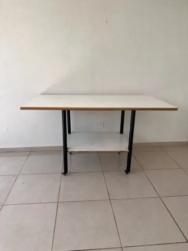 Mesa de MDF