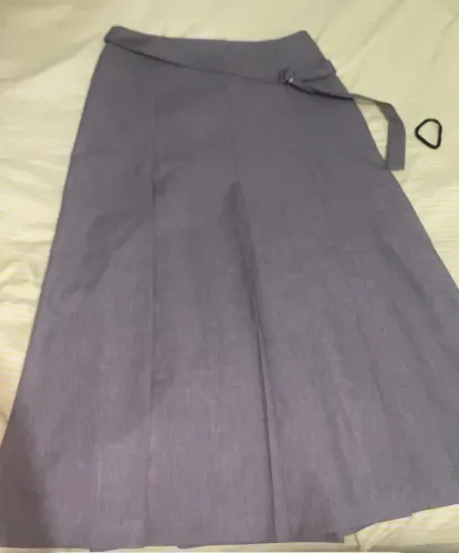 Saia Zara lindo bem nova 100 reais 