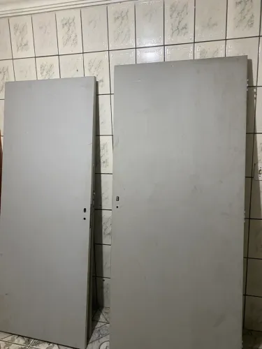 Vendo duas portas em bom estado