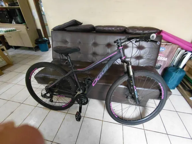 Mountain bike aro 29 com geometria feminina 21 marchas, quadro de alumínio tamanho 17