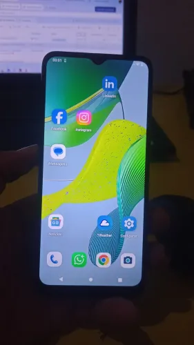 Celular novinho Motorola e13