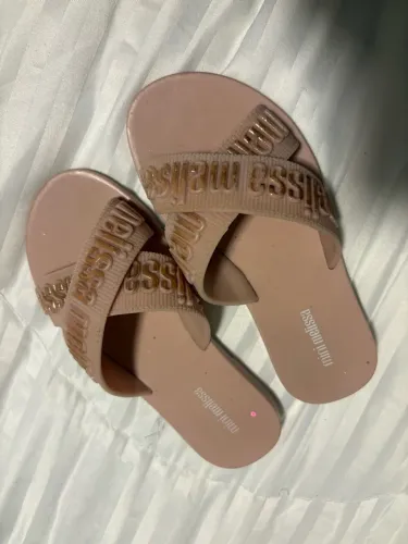 Chinelo Mini Melissa Nude com Tiras Cruzadas