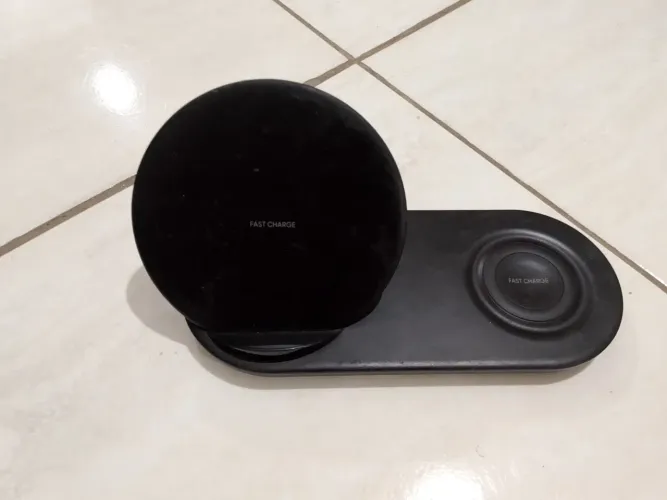 Carregador de celular e relógio de indução