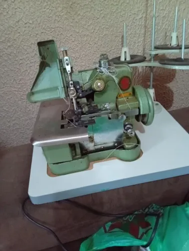 máquina de costura overloque semi-industrial