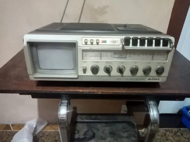 Item De Coleção Rádio Tv Cassete Audax Antigo Vintage