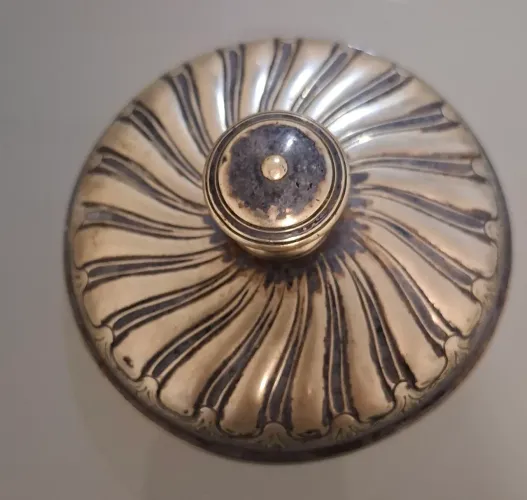 Peças de metal com banho de prata antigos
