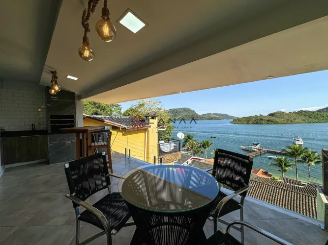 Linda casa em cond fechado com praia privativa, piscina, pier