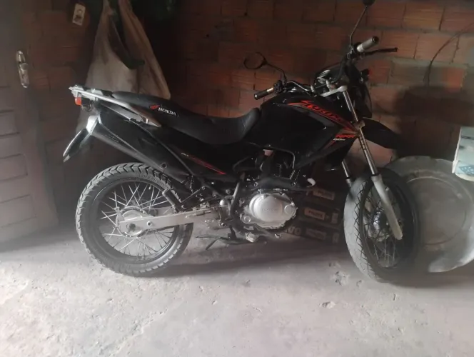 Vendo uma Broz 150 ano 2012