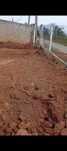 Terreno interior em Sarapuí 