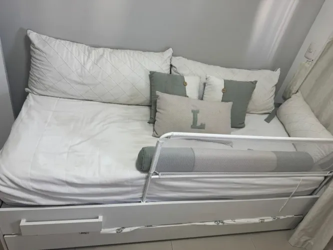 Vendo bicama usada só por 3 meses. Novinha .Coisa boa .Oportunidade