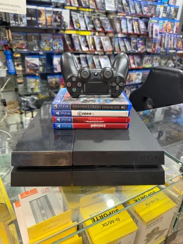 Ps4 fat 500 GB com 1 controle e 1 jogo