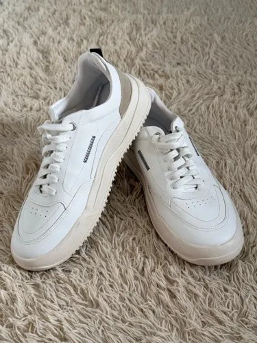 Tênis Casual Urbano Branco - Minimalista e Confortável ?